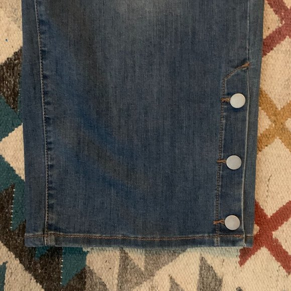 Love & Ledgend denim size 20, NEW with style tags. 3/4 length. slightly flaired - Picture 5 of 5